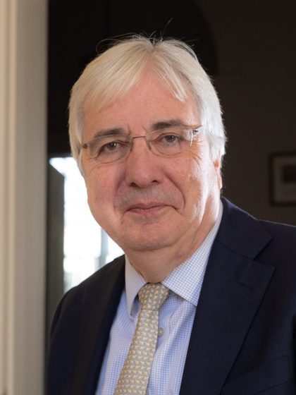 Dr Tim Hands
